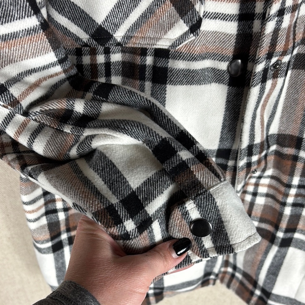 HFX > Plaid Shacket Small - Picture 8 of 10